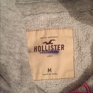 Hollister Sweaters - M Hollister Sweatshirt Hollister Sweaters - M Hollister Sweatshirt